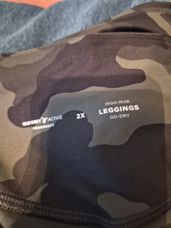Old Navy Camo Leggings in Olive Green and Black 2x - Picture 10 of 11